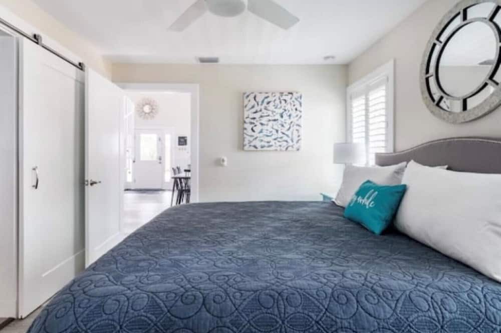 Photo of Bedroom in Historic District