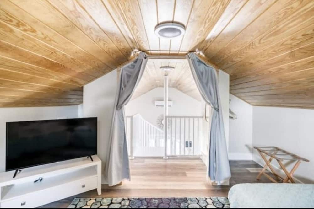 Photo of Bedroom in Historic District