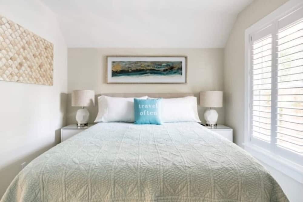 Photo of Bedroom in Historic District