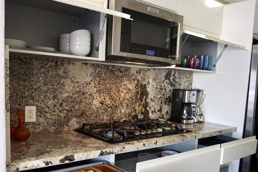 Photo of Kitchen in Isla Iguana