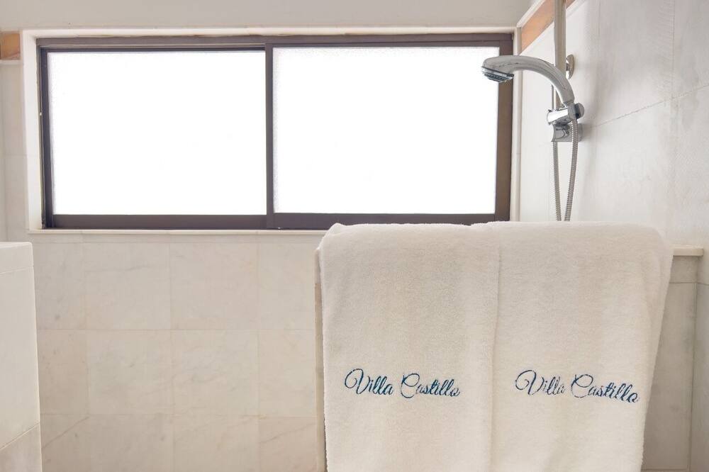 Photo of Bathroom in Conchas Chinas
