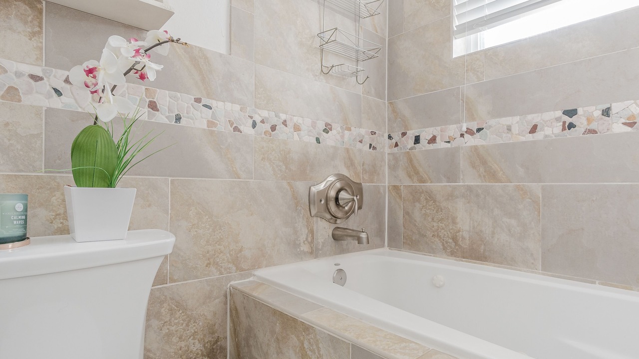 Photo of Bathroom in Sunset
