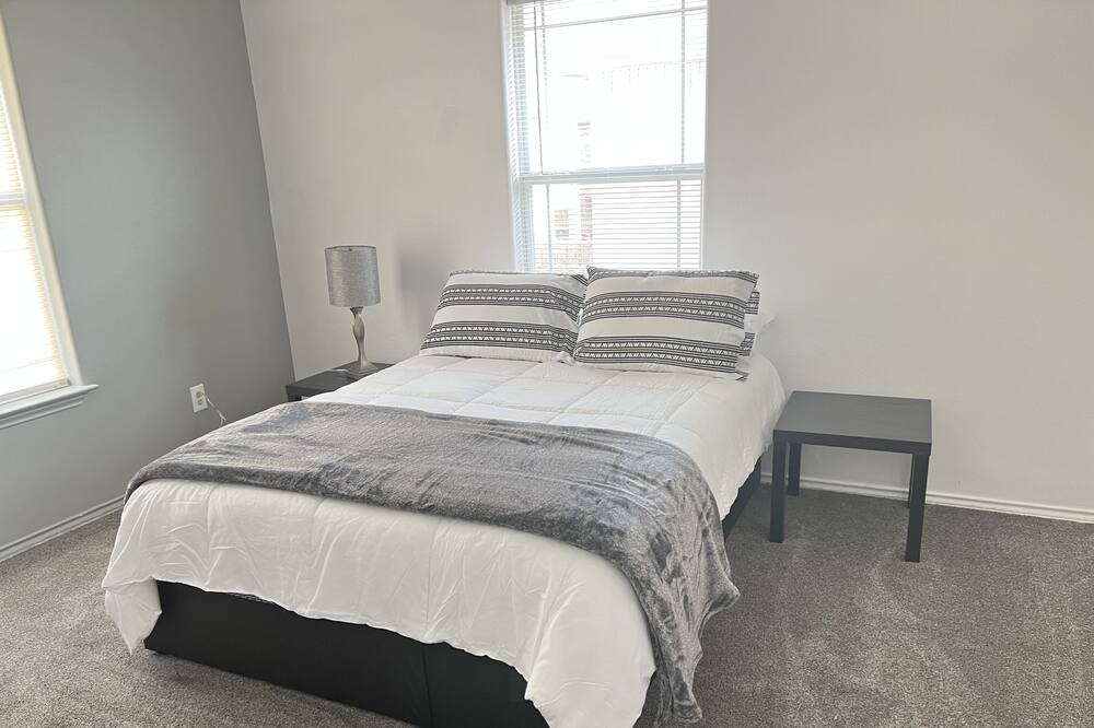 Photo of Bedroom in Pharr