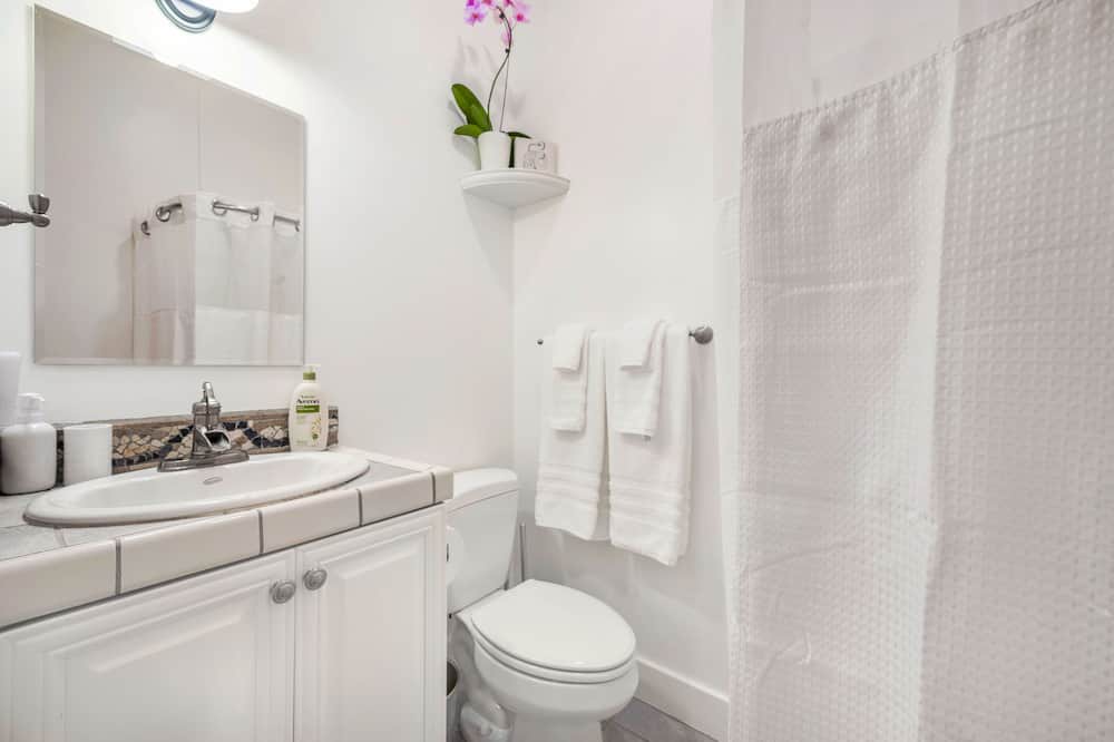 Photo of Bathroom in East Central