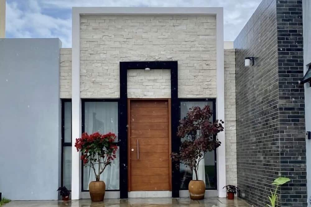 Photo of Outdoor in Anton Lizardo