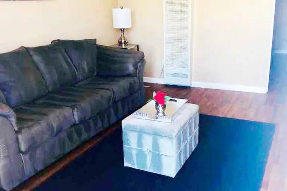Photo of Livingroom in Midtown