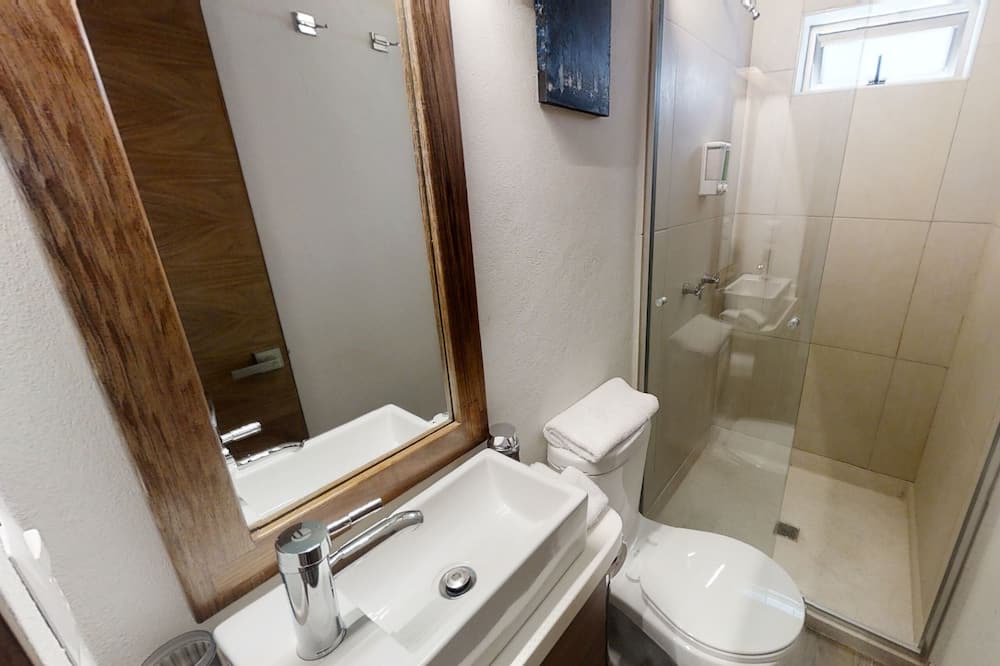 Photo of Bathroom in Reforma