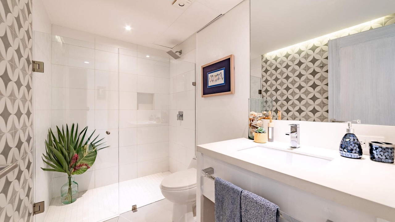 Photo of Bathroom in R