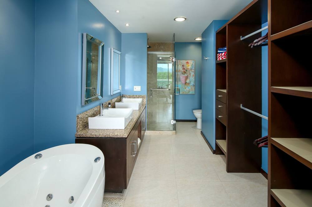 Photo of Bathroom in North Hotel Zone