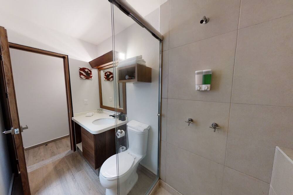 Photo of Bathroom in Reforma