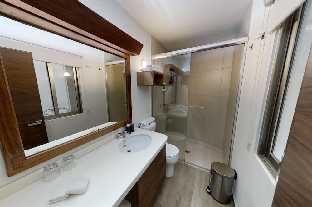 Photo of Bathroom in Reforma