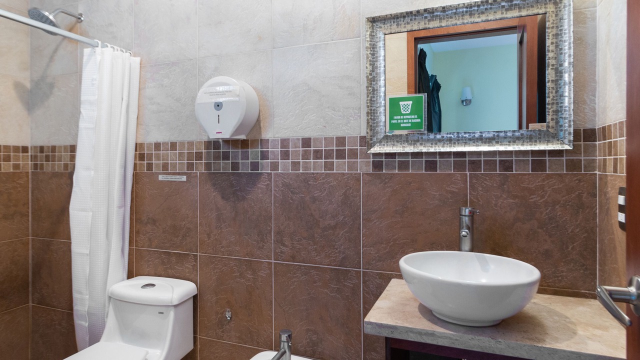 Photo of Bathroom in Leon