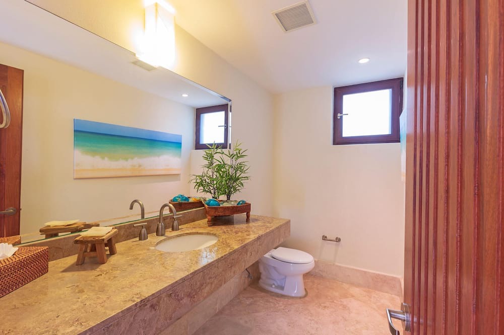 Photo of Bathroom in Emiliano Zapata