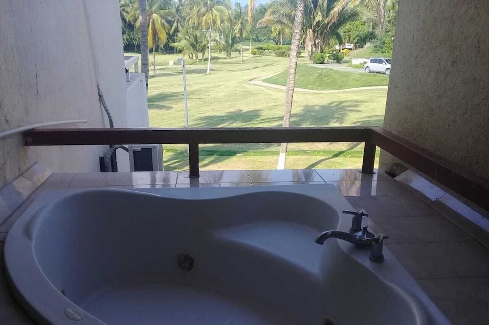Photo of Bathroom in Peninsulas de Santiago