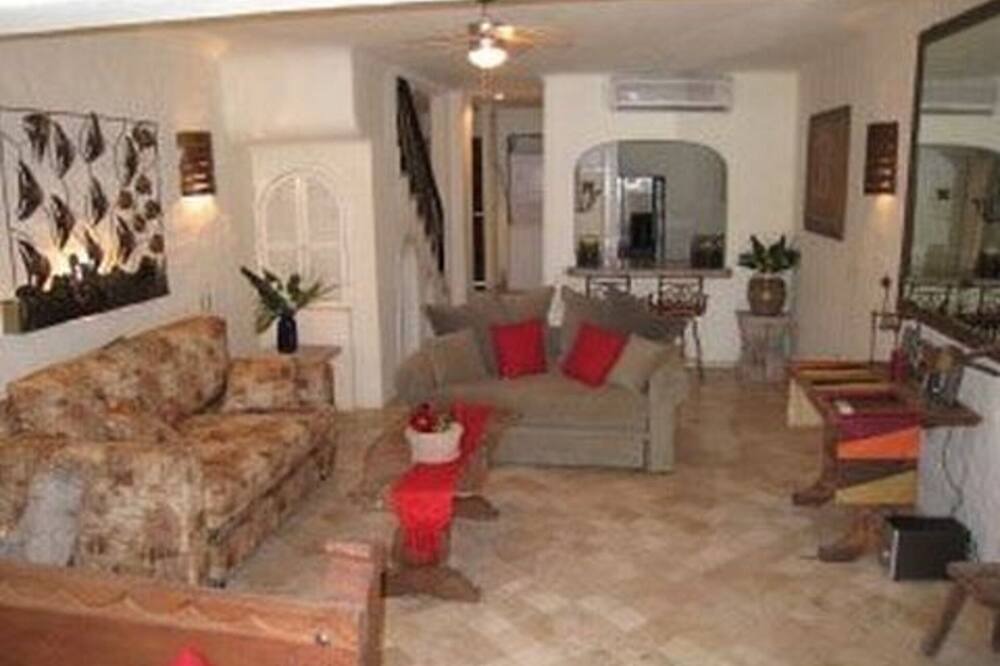 Photo of Livingroom in Isla Iguana