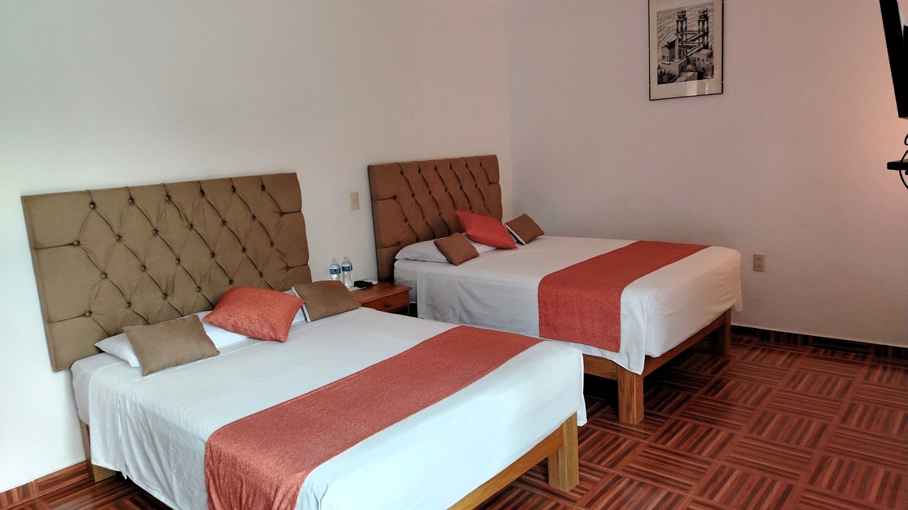 Photo of Bedroom in R