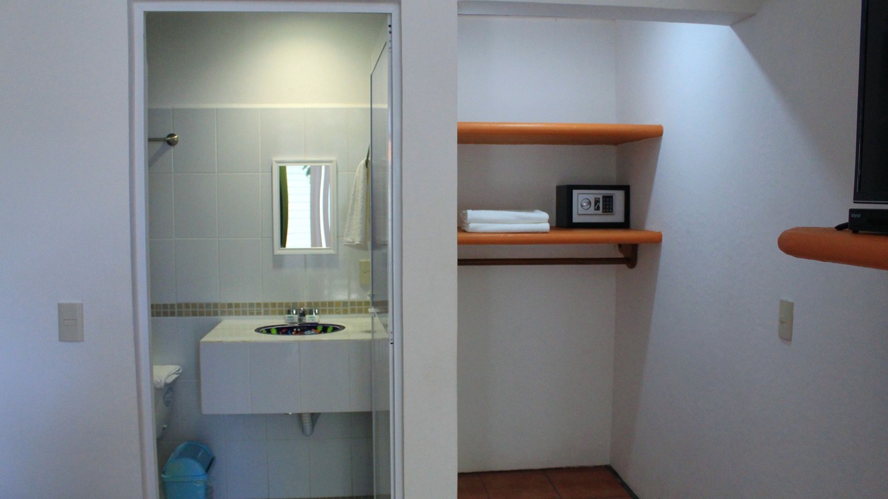 Photo of Bathroom in R
