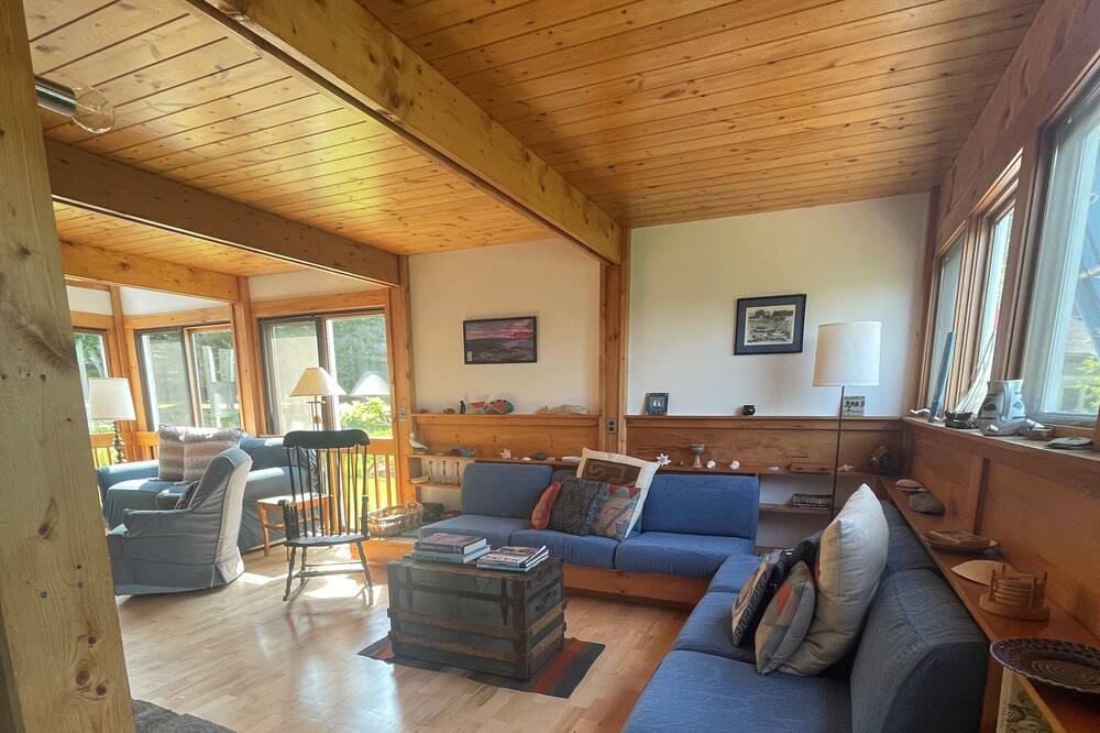 Photo of Livingroom in Deer Isle