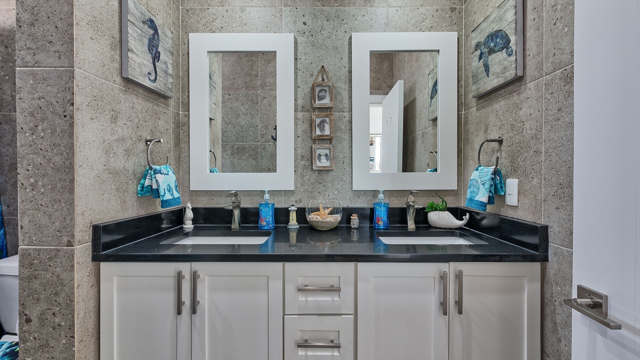 Photo of Kitchen in Laguna Shores