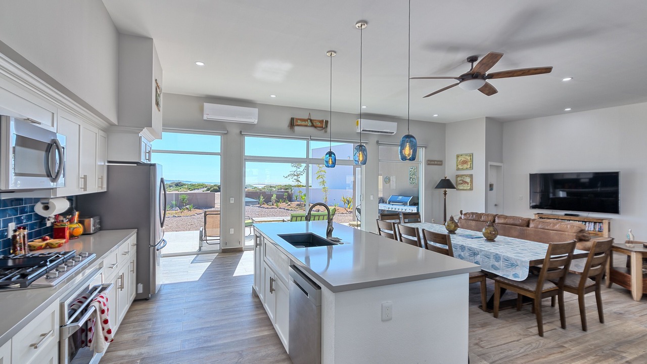 Photo of Kitchen in Laguna Shores