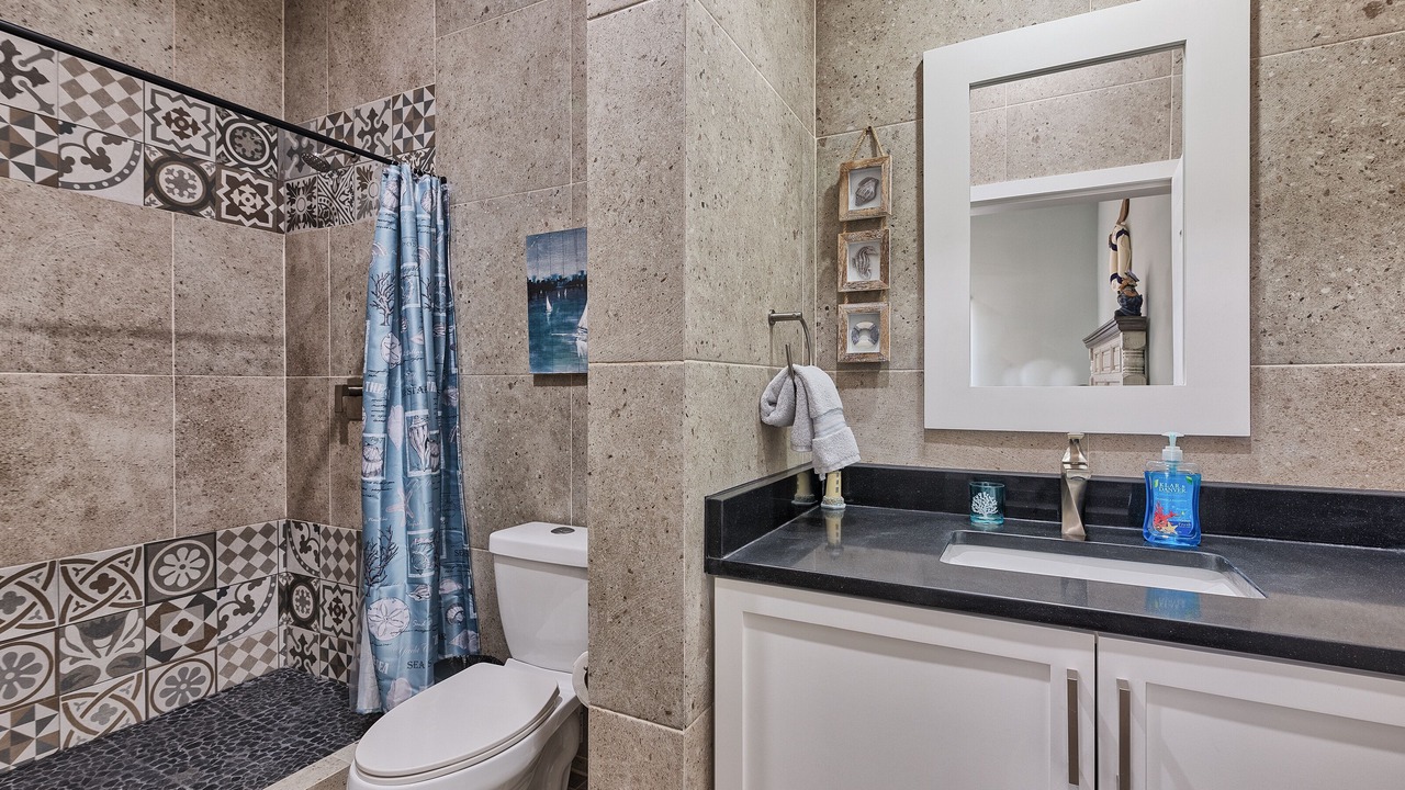 Photo of Bathroom in Laguna Shores