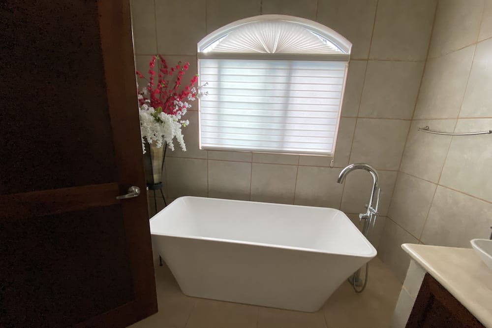 Photo of Bathroom in Riberas del Pilar