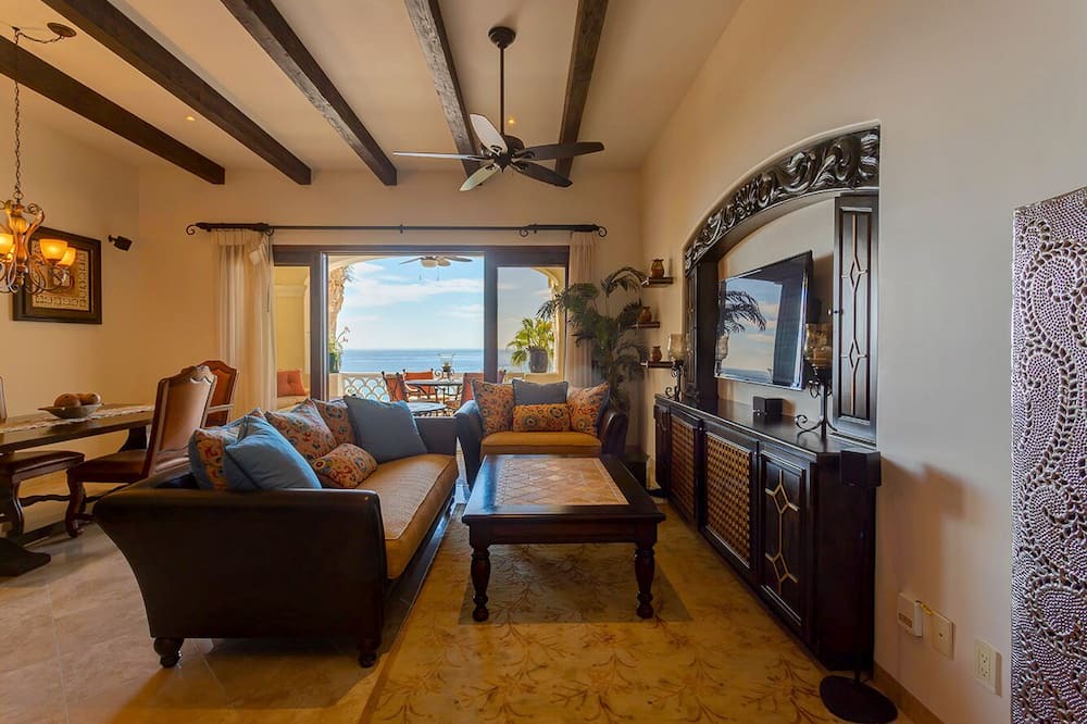Photo of Livingroom in Buzzards