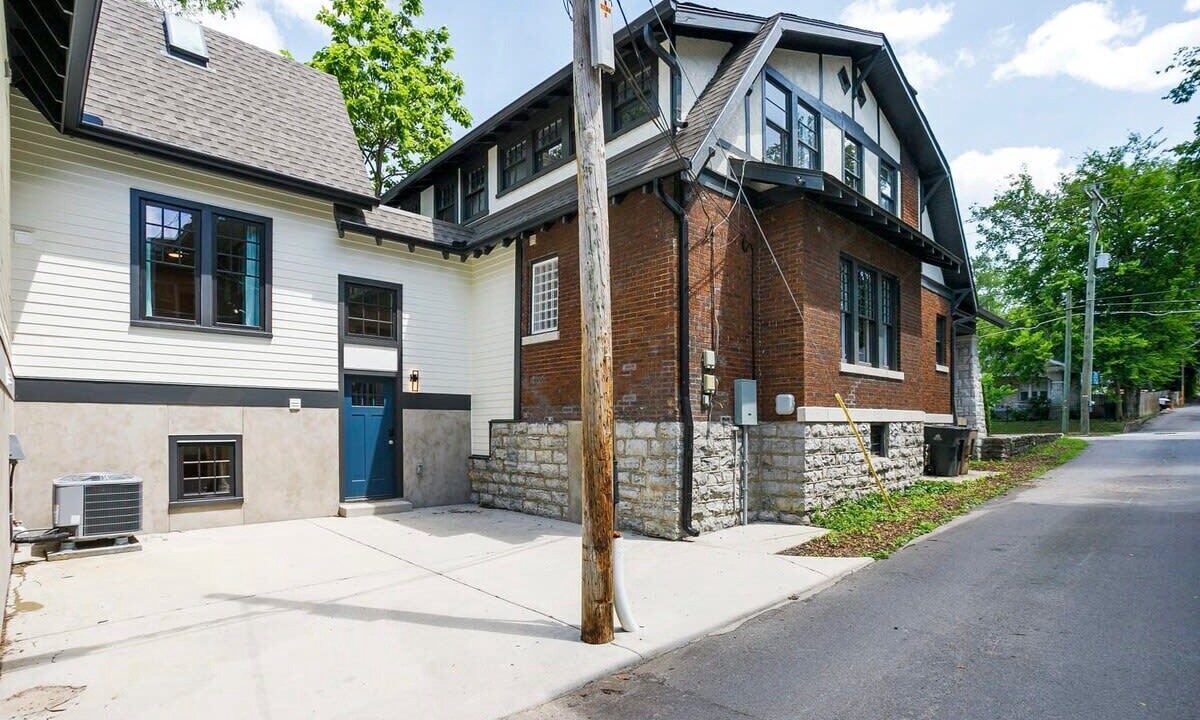Photo of Outdoor in Hillsboro Village