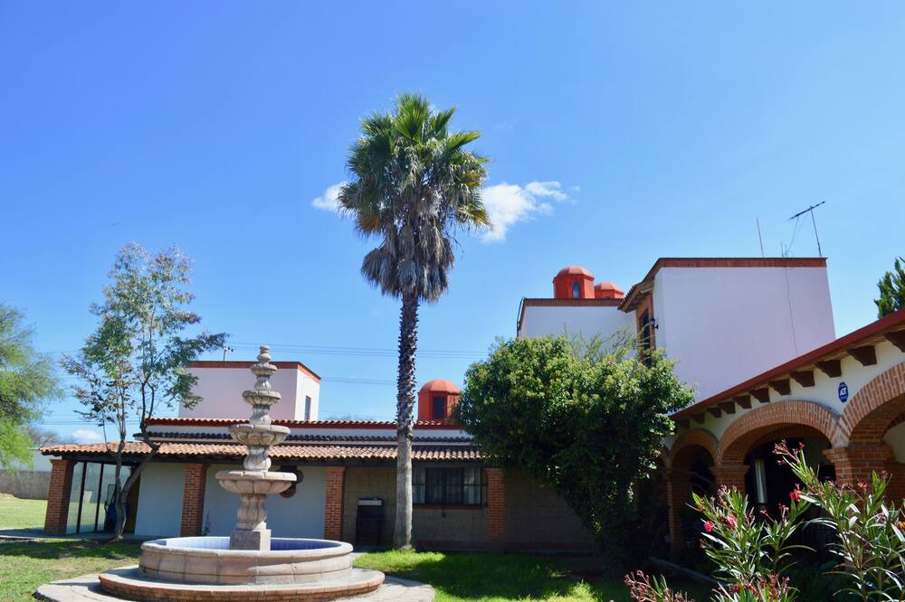 Photo of Outdoor in Ezequiel Montes
