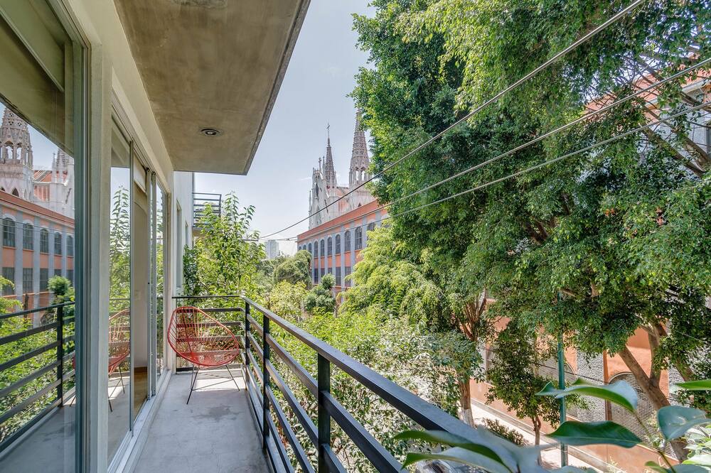Photo of Patio Balcony in Anahuac