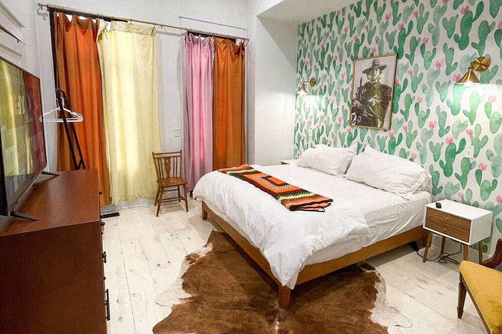 Photo of Bedroom in Cleveland Park