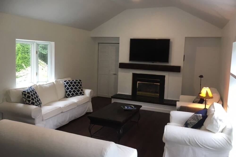 Photo of Livingroom in Thornbury