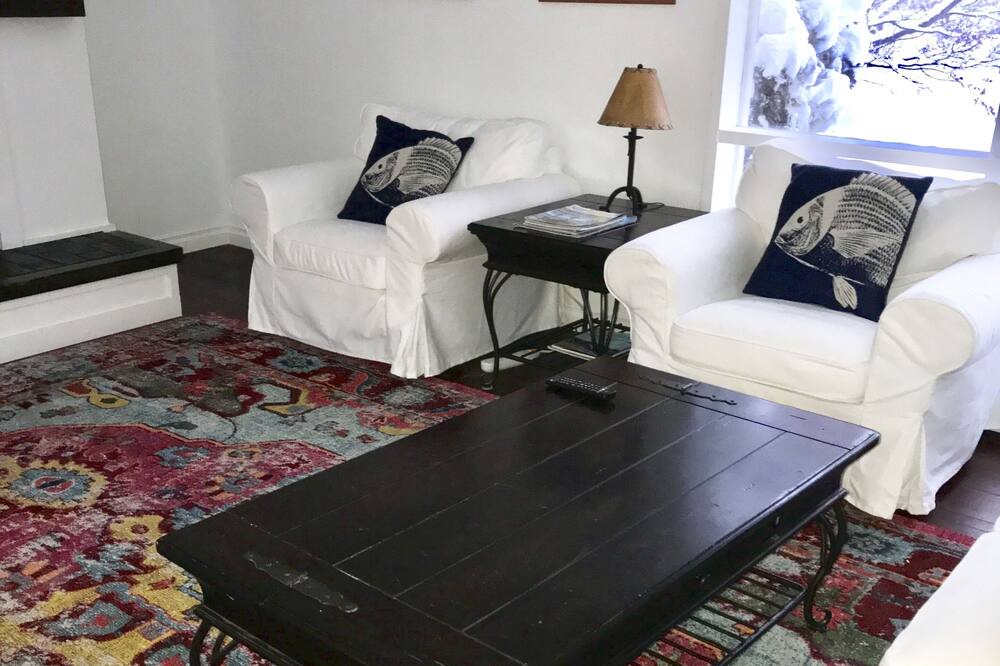 Photo of Livingroom in Thornbury