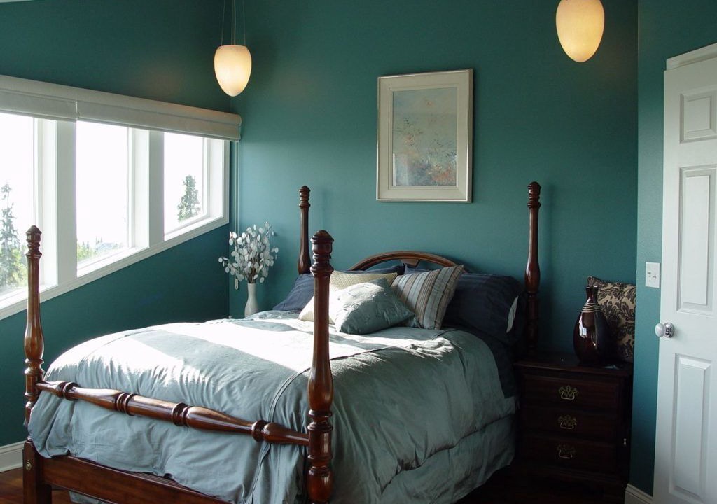 Photo of Bedroom in Mid-Hillside