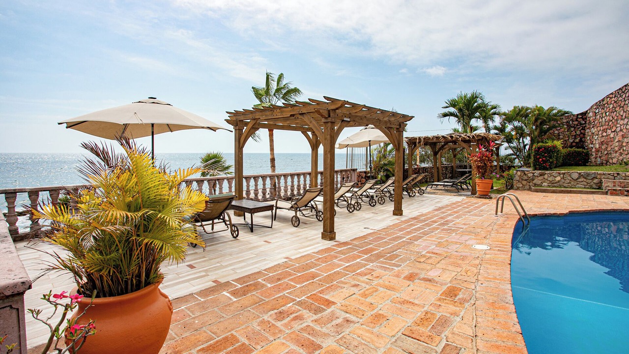 Photo of Outdoor in South Shore Hotel Area