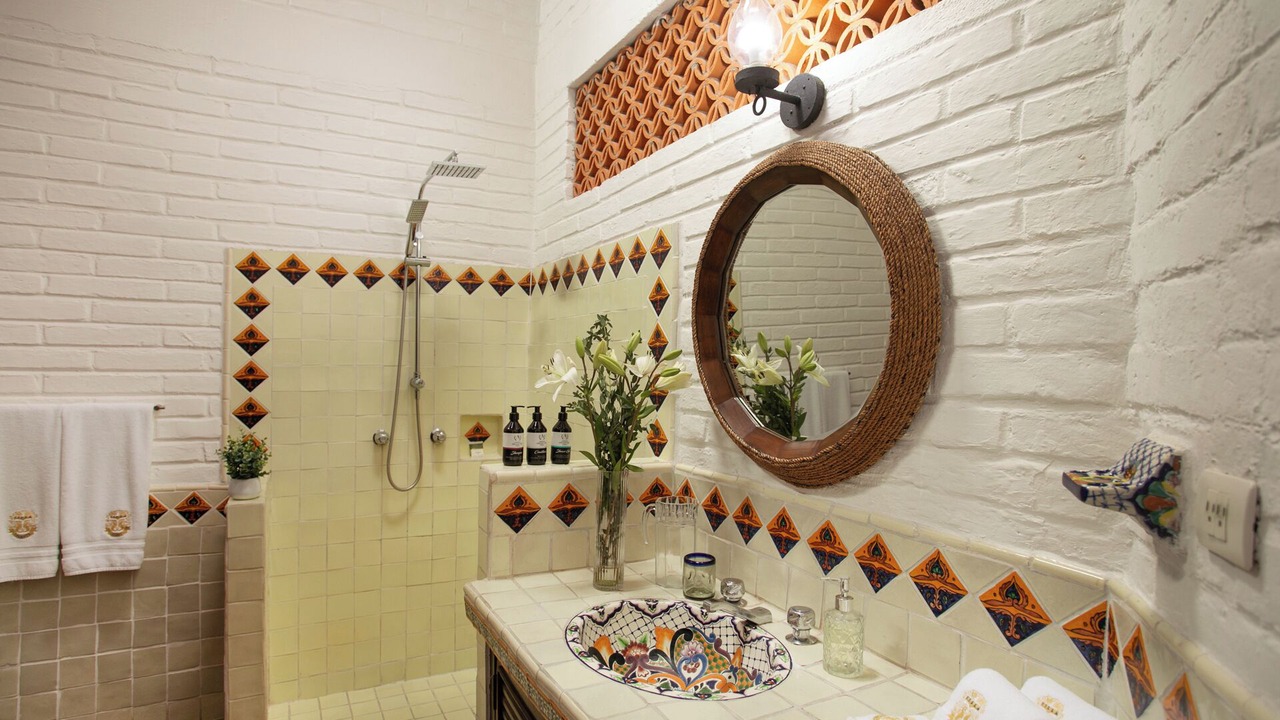Photo of Bathroom in South Shore Hotel Area