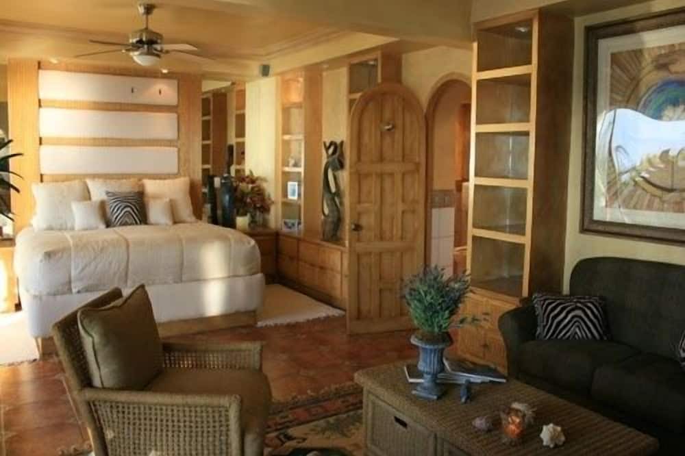 Photo of Livingroom in South Shore Hotel Area