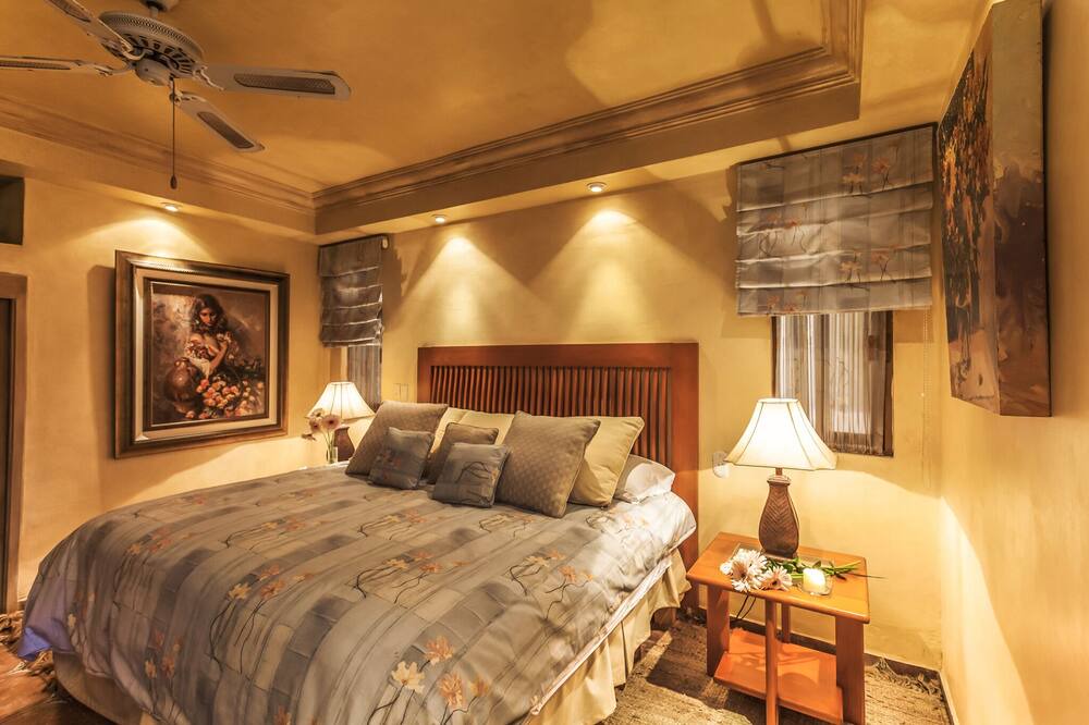 Photo of Bedroom in South Shore Hotel Area