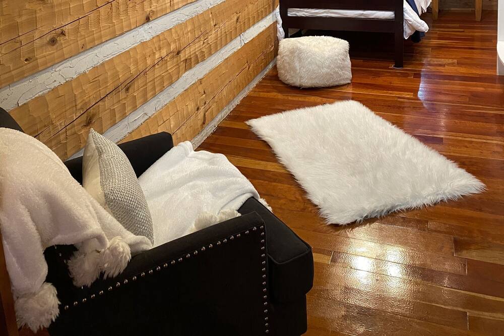 Photo of Bedroom in Bladensburg