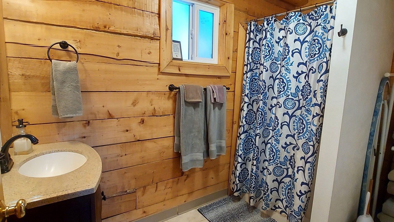 Photo of Bathroom in Fishhook