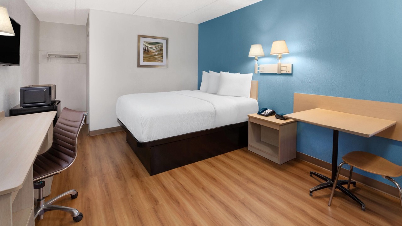 Photo of Bedroom in Madison Heights