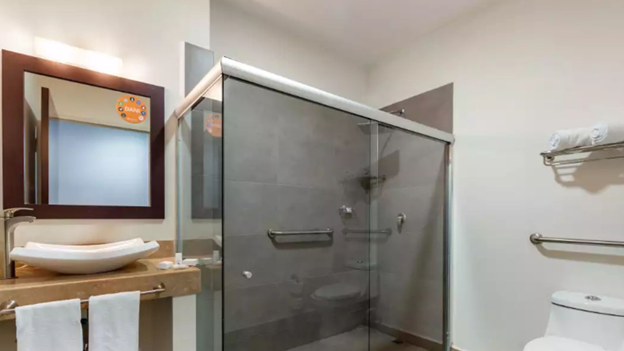Photo of Bathroom in La Joya