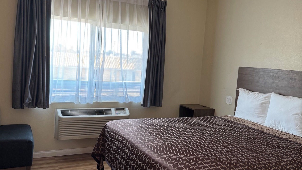 Photo of Bedroom in Orange