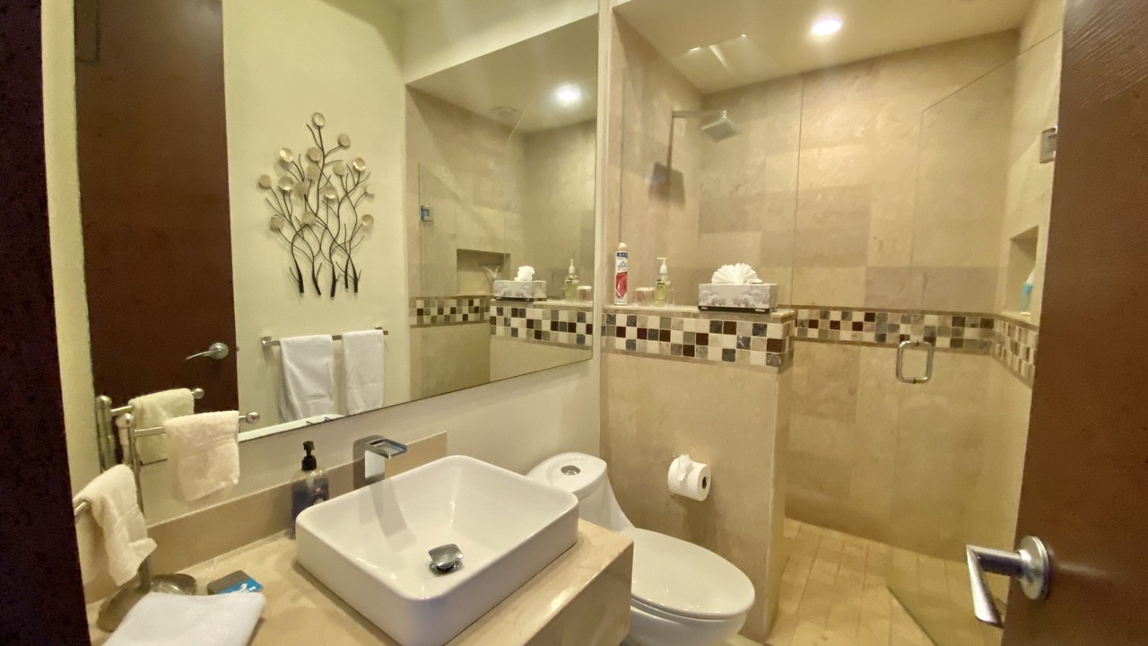 Photo of Bathroom in Romantic Zone