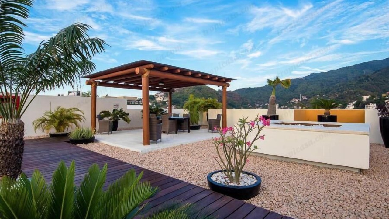Photo of Outdoor in Romantic Zone