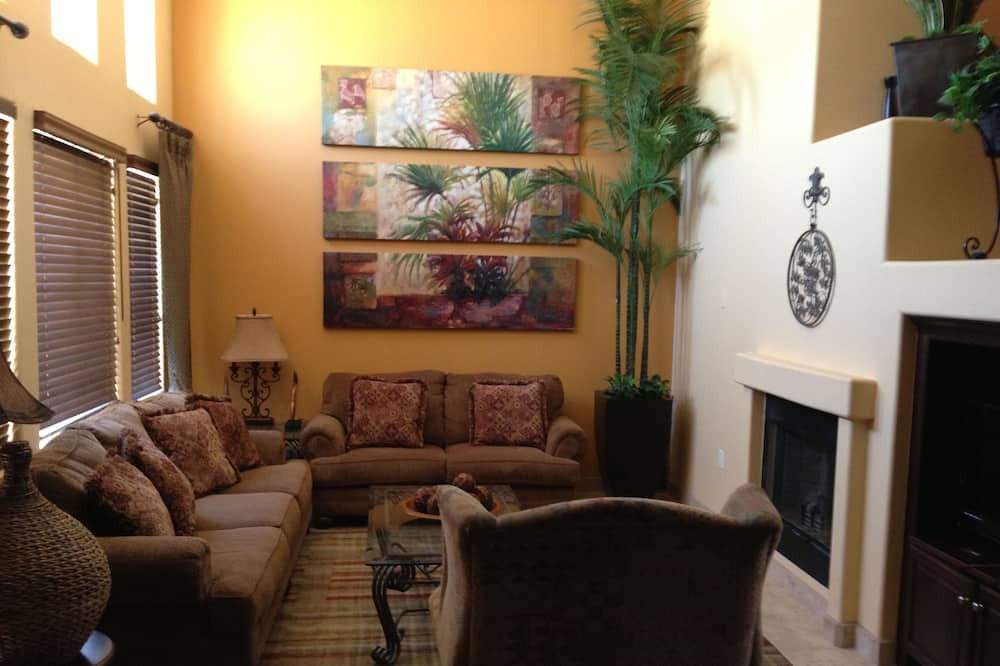Photo of Livingroom in El Dorado Ranch