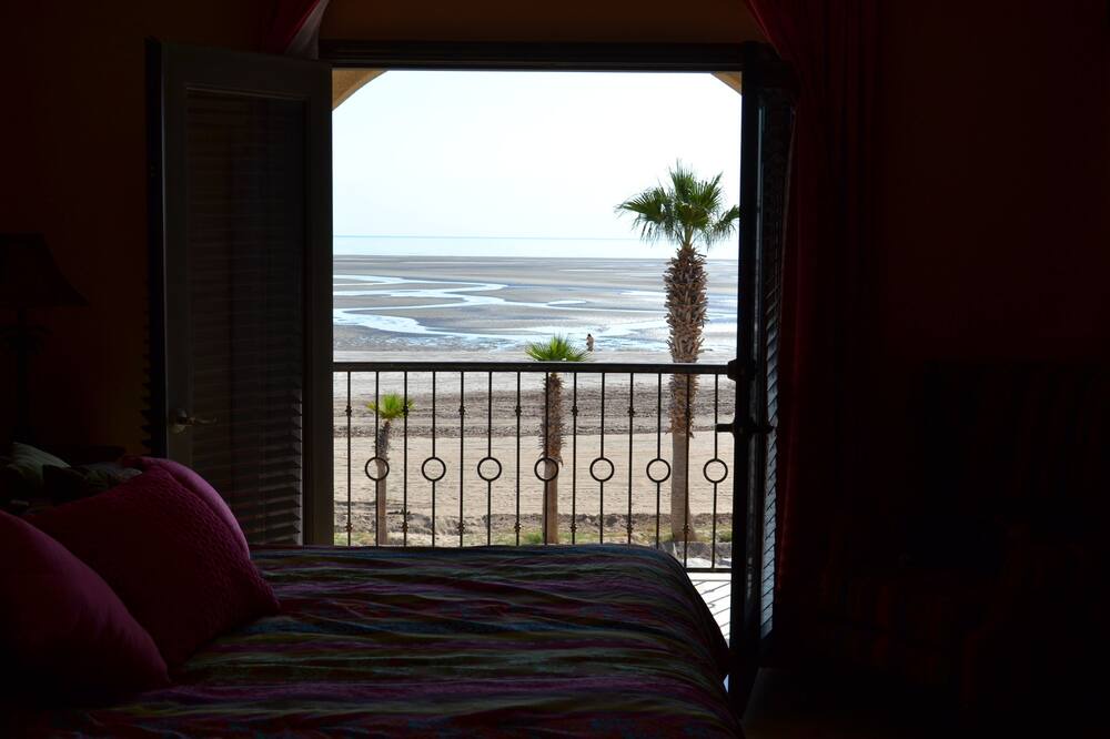 Photo of Bedroom in El Dorado Ranch