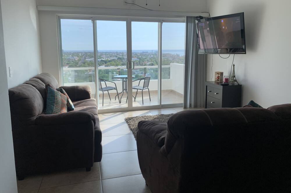 Photo of Livingroom in Colina del Sol