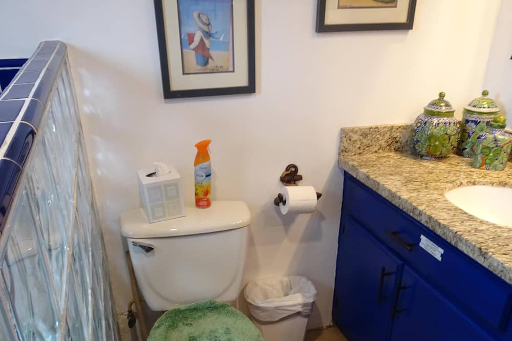 Photo of Bathroom in La Joya