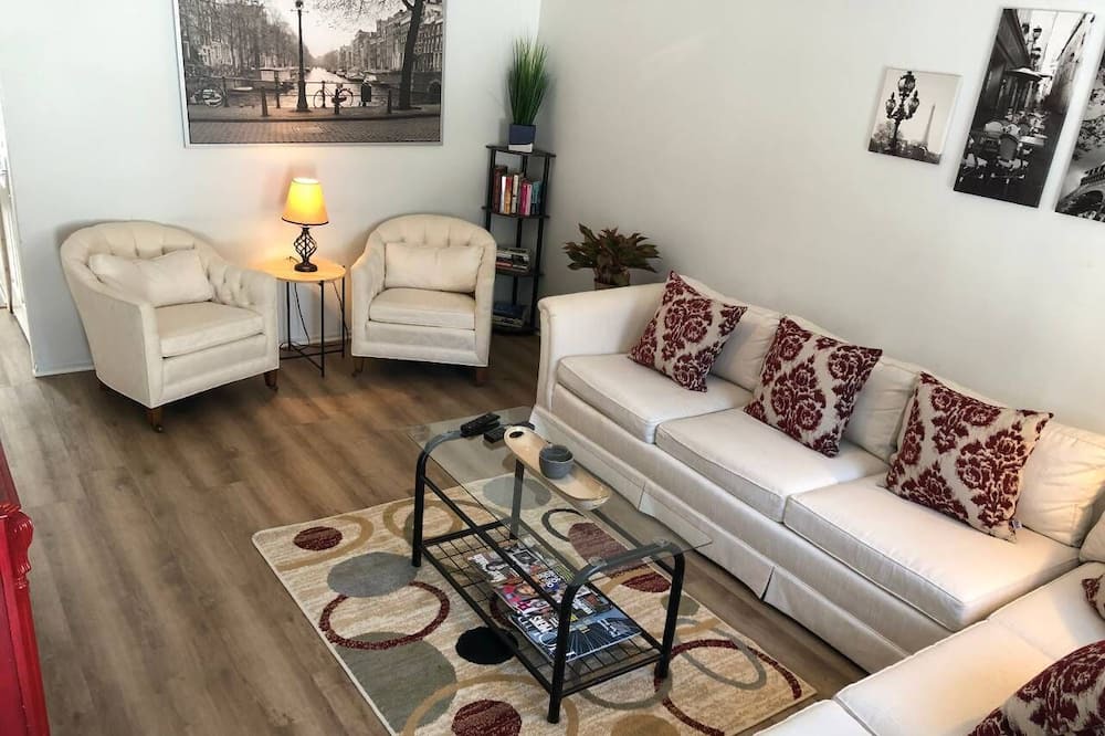 Photo of Bedroom in Royal Oak